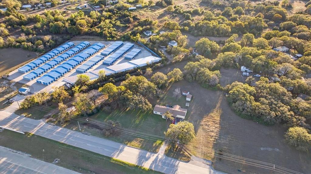936 Southeast Parkway Azle, TX 76020 - Photo 6 of 14 a view of backyard of a house