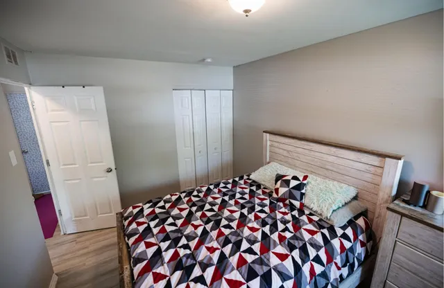 $1,500 | 442 North Delaware Street, Hobart, IN 46342