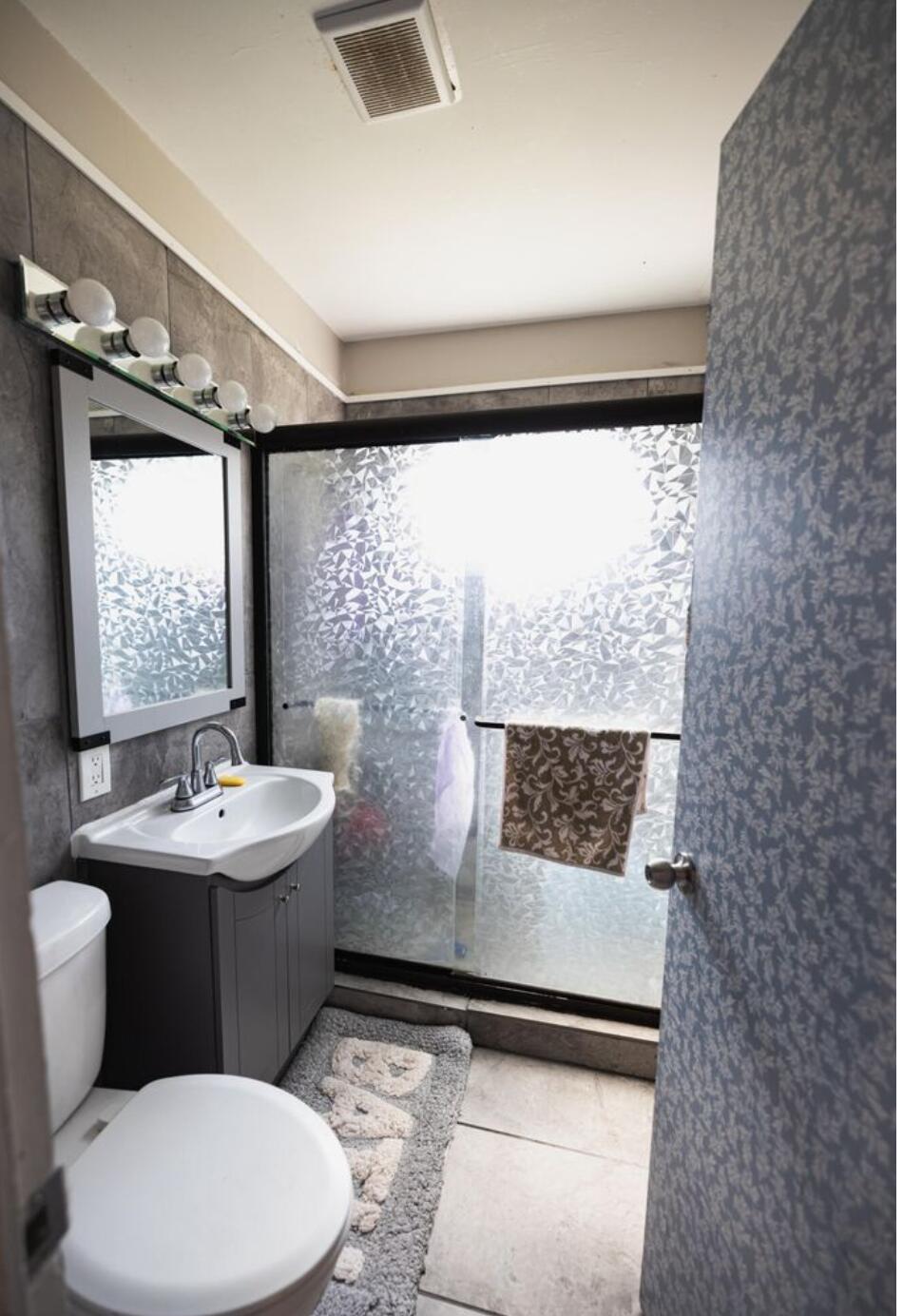 442 North Delaware Street Hobart, IN 46342 - Photo 20 of 21 950x1384