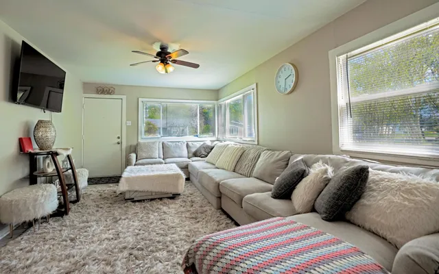 $1,500 | 442 North Delaware Street, Hobart, IN 46342