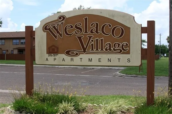 $994 | 1601 South Bridge Avenue, Weslaco, TX 78596