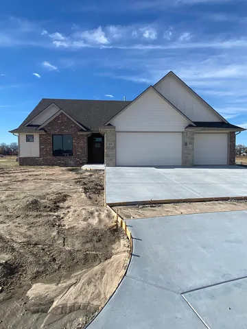 $470,591 | 5914 Forbes Court, Bel Aire, KS 67220