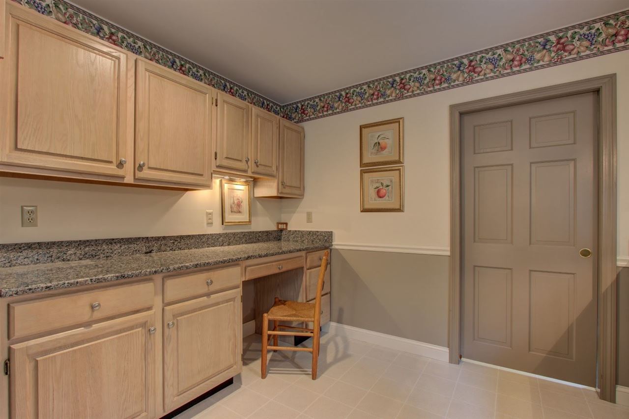 88 Hatfield Road Weare, NH 03281 - Photo 5 of 36 Gallery Image 5