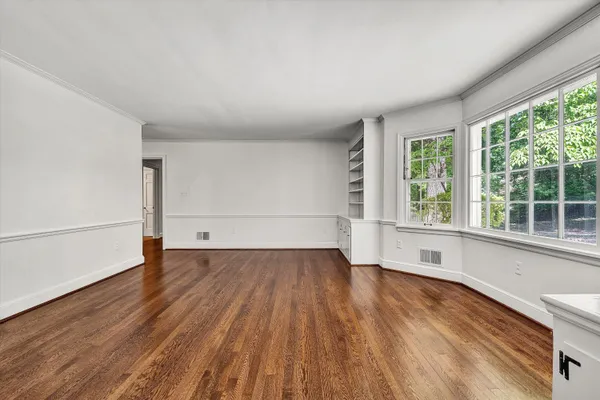 $589,000 | 3010 Rosalind Avenue Southwest, Roanoke, VA 24014