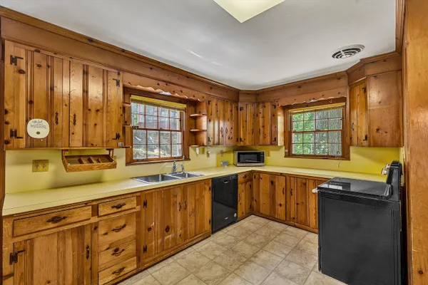 $589,000 | 3010 Rosalind Avenue Southwest, Roanoke, VA 24014