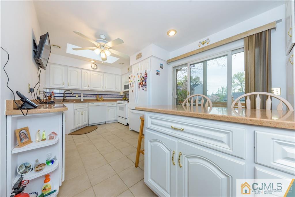 1486 Cherokee Road North Brunswick, NJ 08902 - Photo 13 of 25 Gallery Image 13
