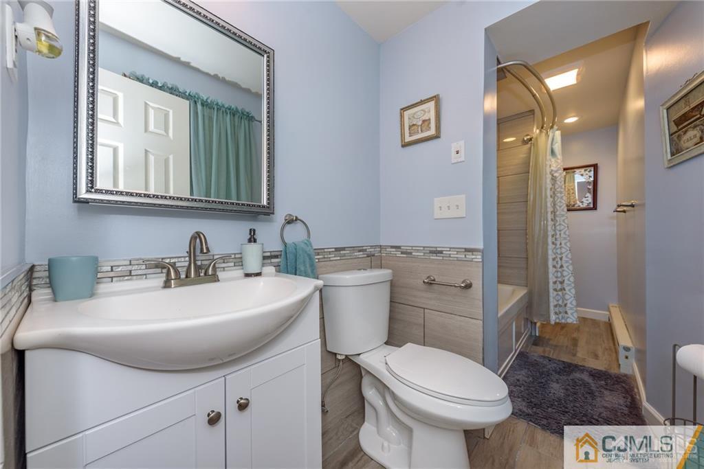 1486 Cherokee Road North Brunswick, NJ 08902 - Photo 15 of 25 Gallery Image 15