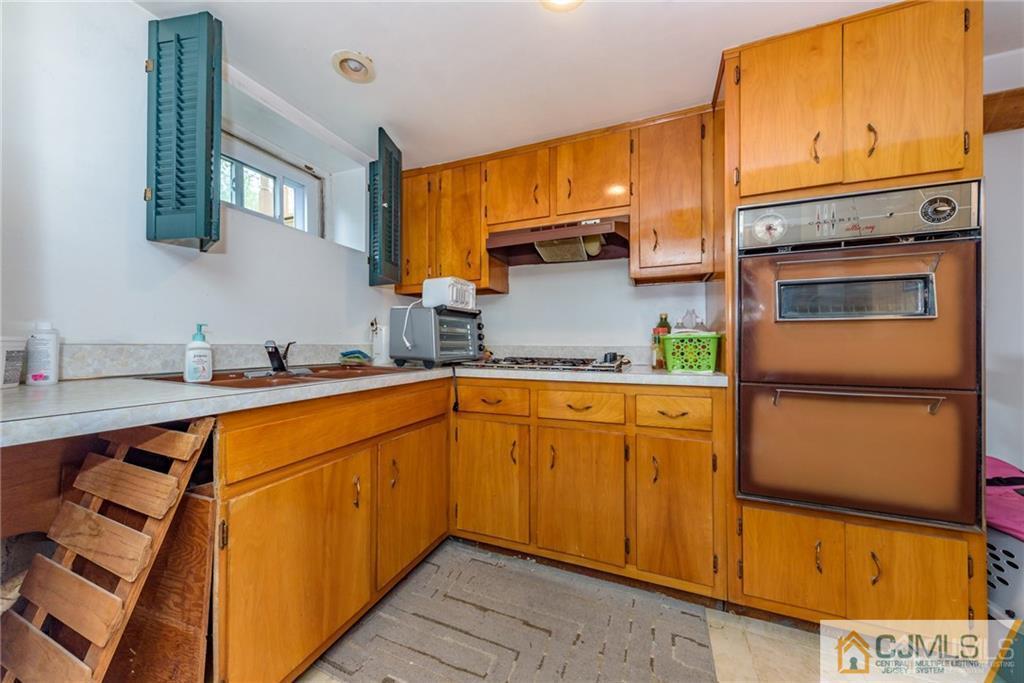 1486 Cherokee Road North Brunswick, NJ 08902 - Photo 17 of 25 Gallery Image 17