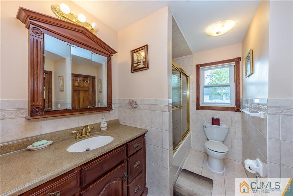 1486 Cherokee Road North Brunswick, NJ 08902 - Photo 20 of 25 Gallery Image 20