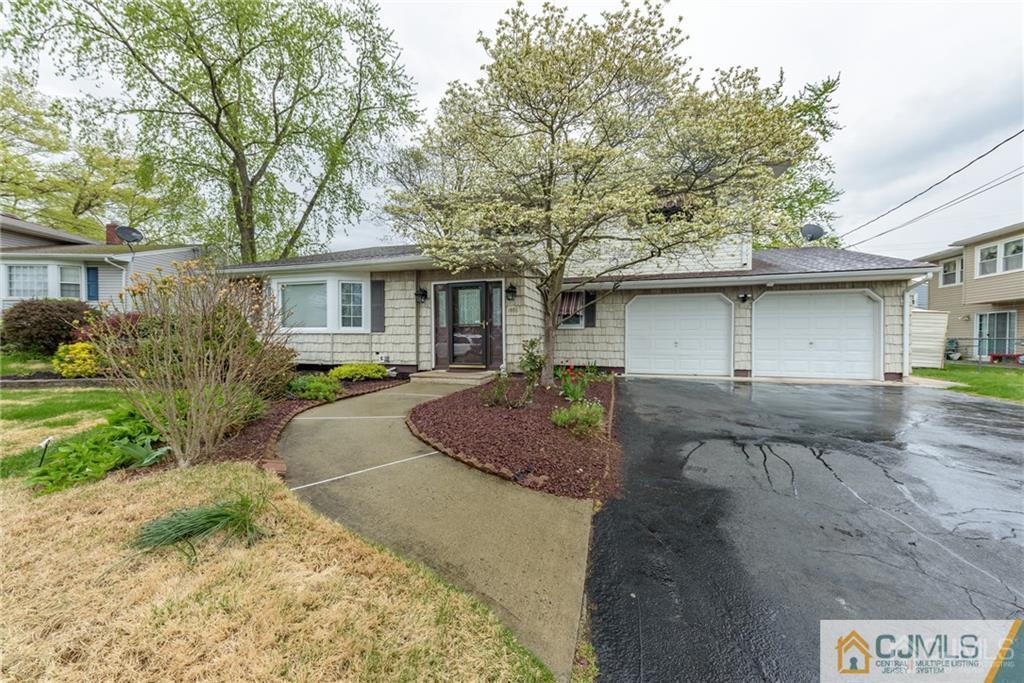 1486 Cherokee Road North Brunswick, NJ 08902 - Photo 2 of 25 Gallery Image 2