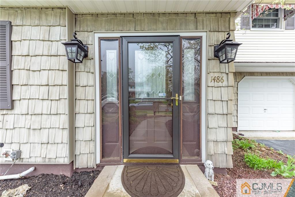 1486 Cherokee Road North Brunswick, NJ 08902 - Photo 3 of 25 Gallery Image 3