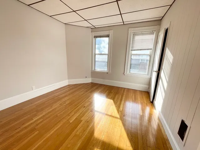 $3,900 | 26-28 Harbor View Street, Unit 2, Boston, MA 02125