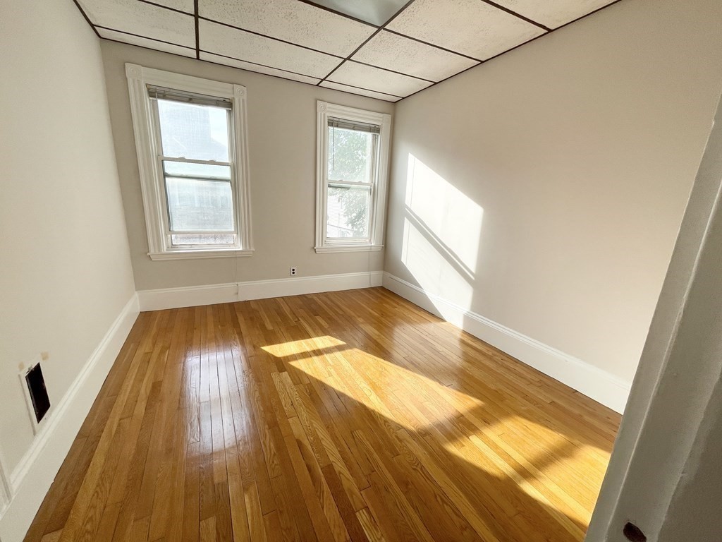 26-28 Harbor View Street, Unit 2 Boston, MA 02125 - Photo 18 of 20