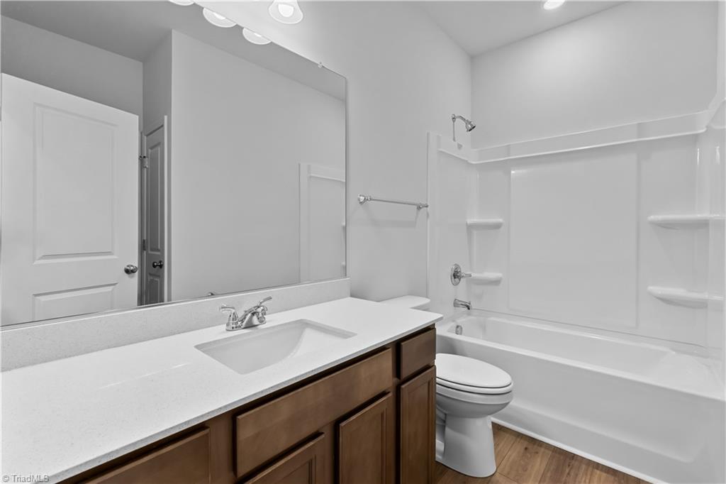 5061 Fallmeade Road Kernersville, NC 27284 - Photo 20 of 38 Secondary Bath UL