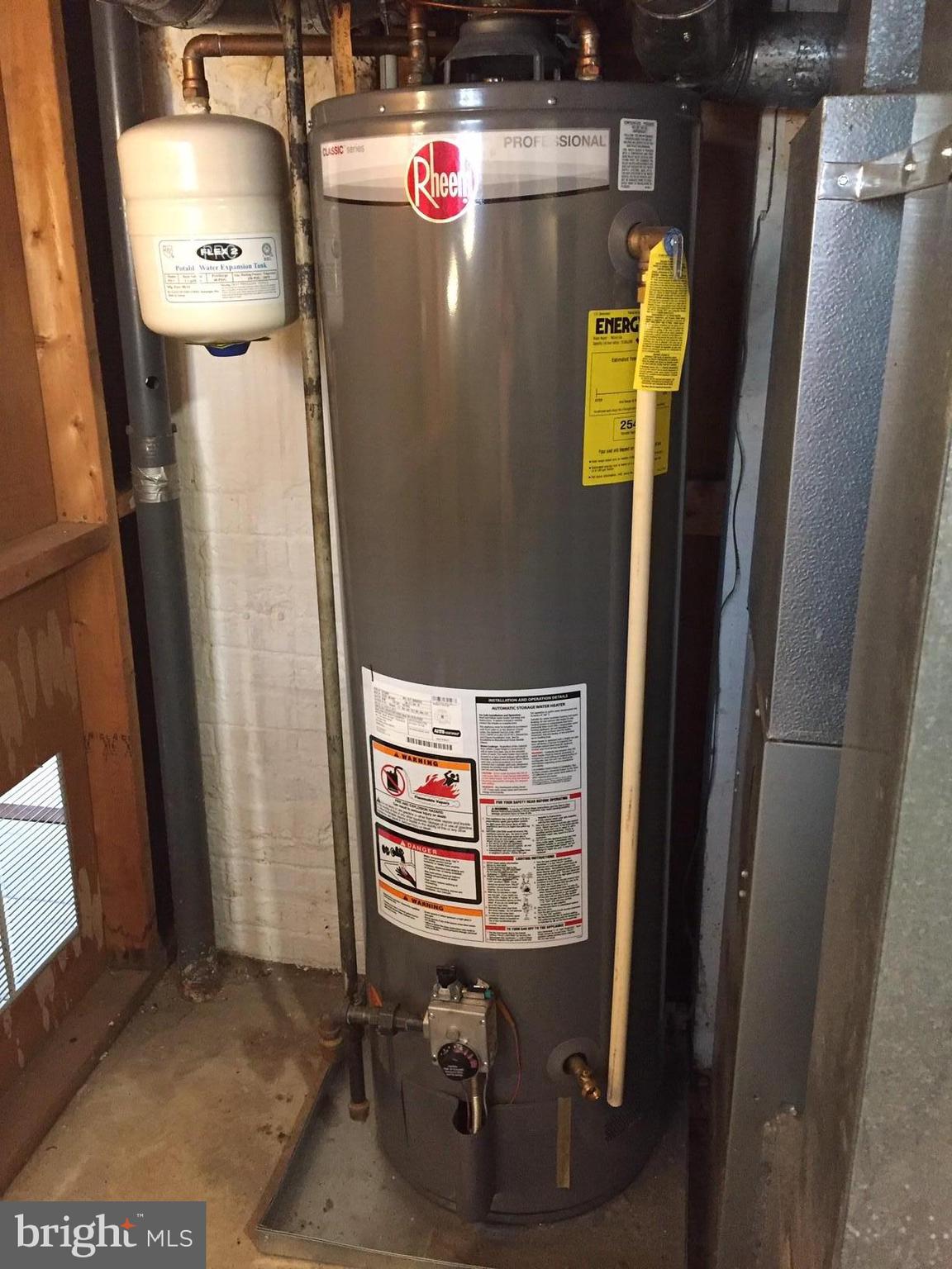 903 Arran Road Baltimore, MD 21239 - Photo 39 of 40 Gas water heater.