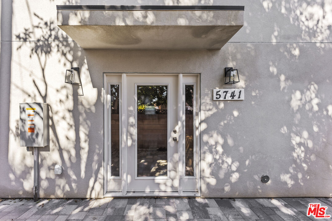 5741 Simpson Avenue Valley Village, CA 91601 - Photo 2 of 11 a view of a interior of the house