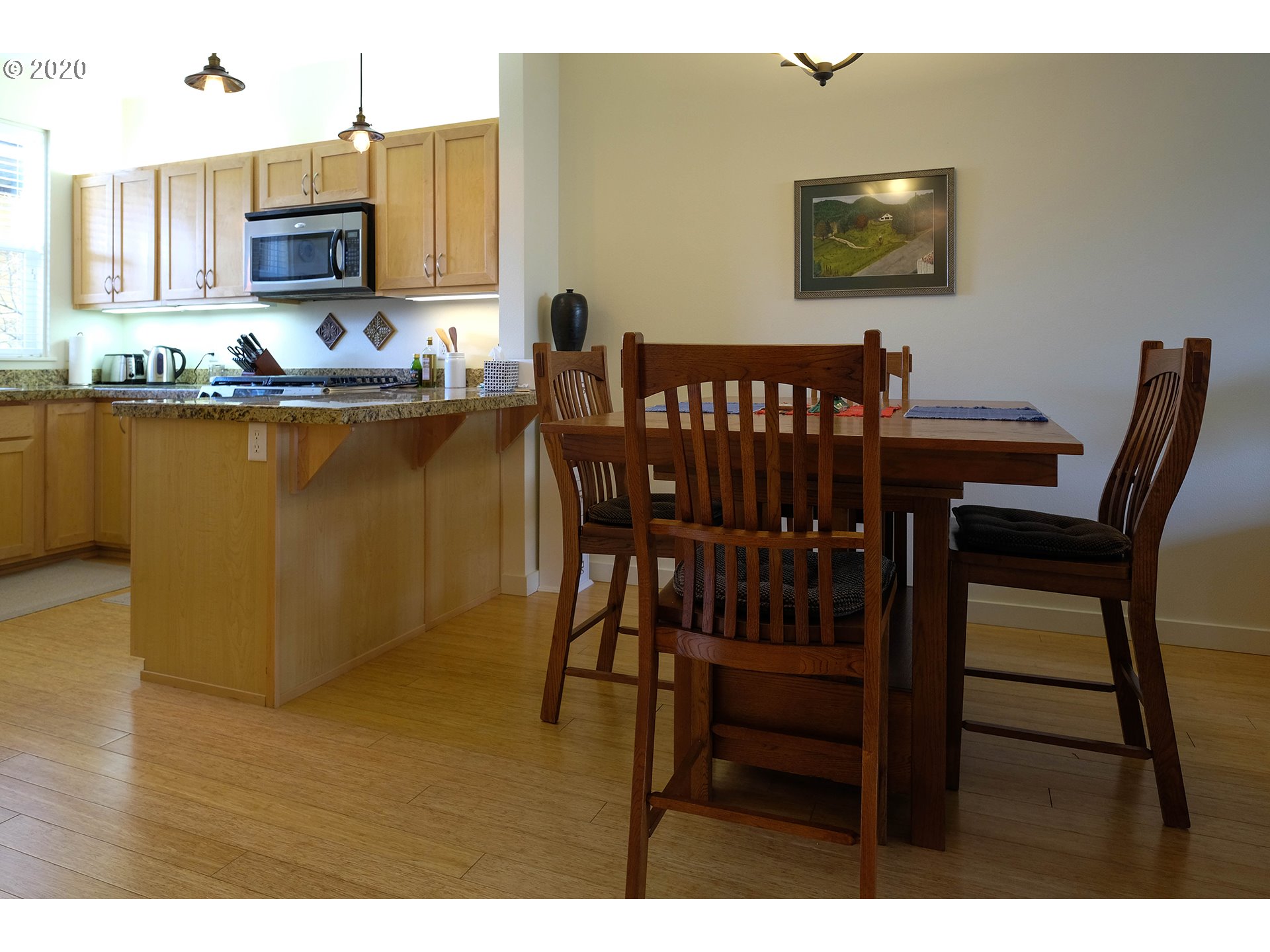 347 Rustic Place, Unit 6 Eugene, OR 97401 - Photo 7 of 32 Gallery Image 7