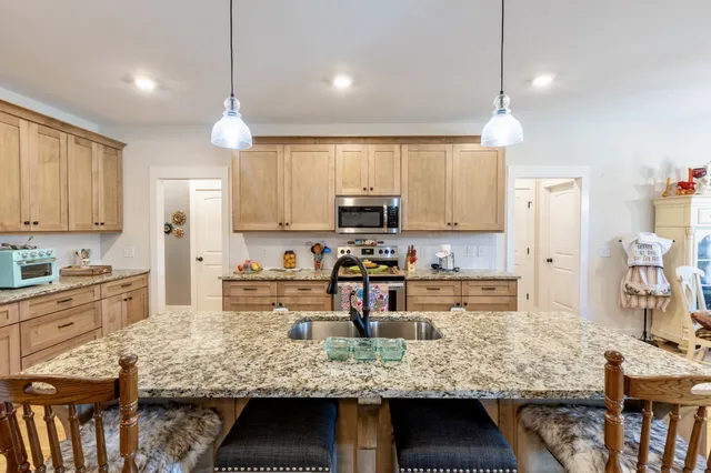 $1,250,000 | 3378 New Hall Road, Greenbrier, TN 37073