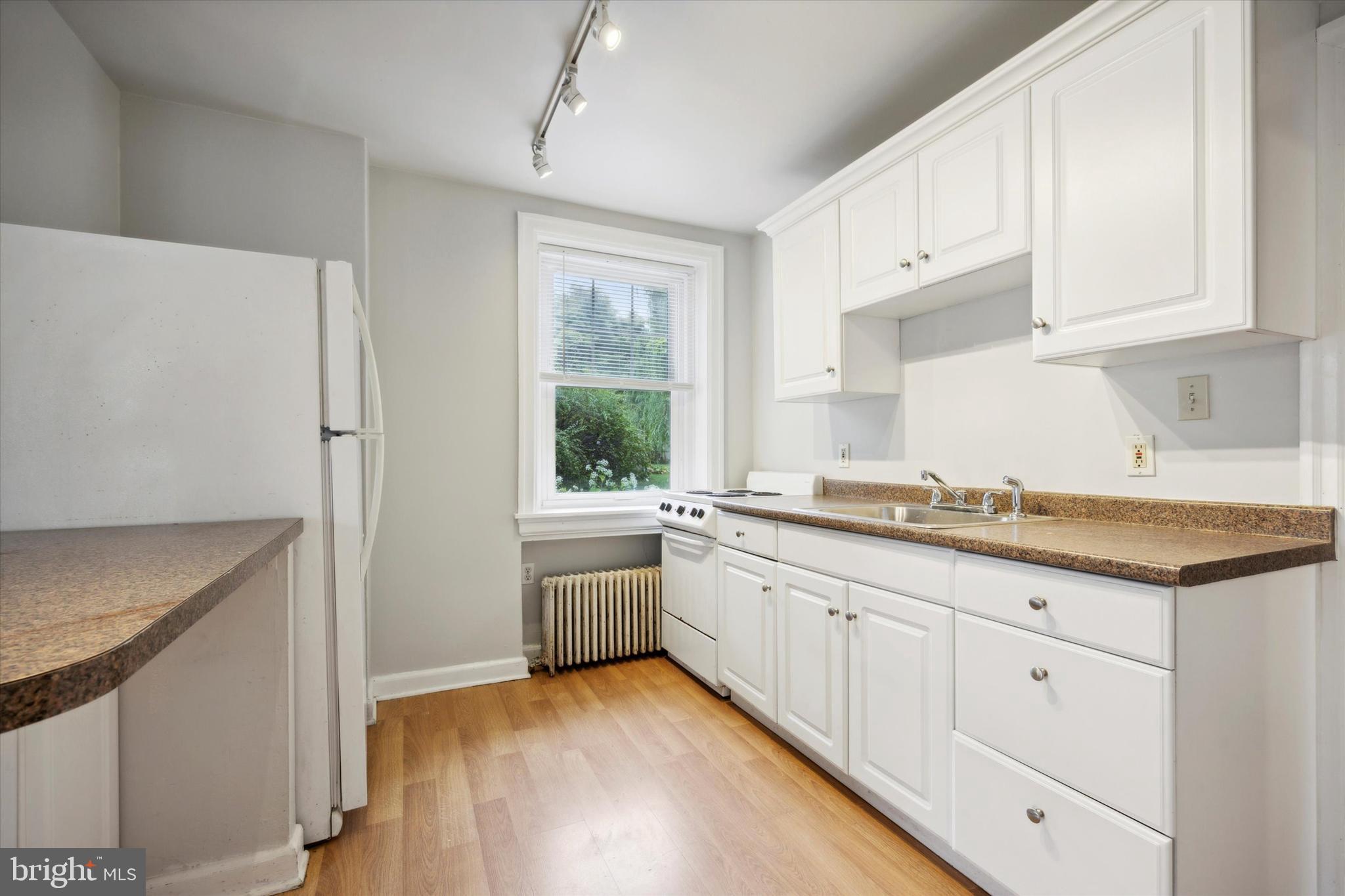 274 Old Eagle School Road Wayne, PA 19087 - Photo 11 of 23 Unit 1 Kitchen