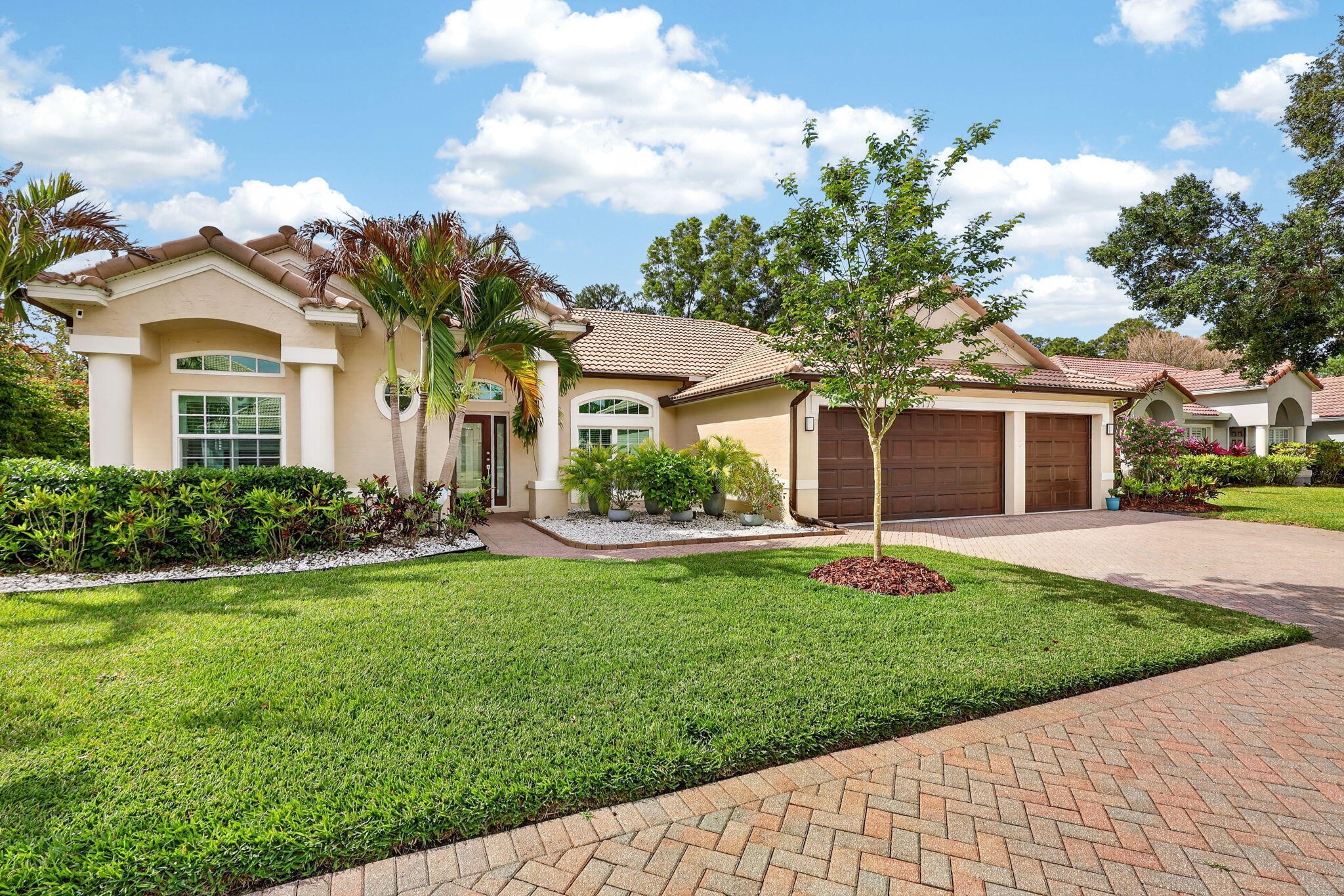 2172 Southwest Panther Trace Stuart, FL 34997 - Photo 2 of 77 2-web-or-mls-7R7A9709