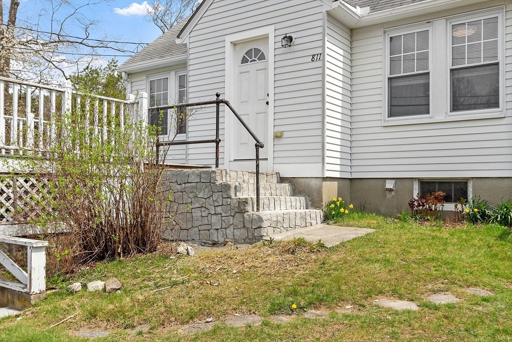 811 Ashby State Road Fitchburg, MA 01420 - Photo 2 of 27 Gallery Image 2