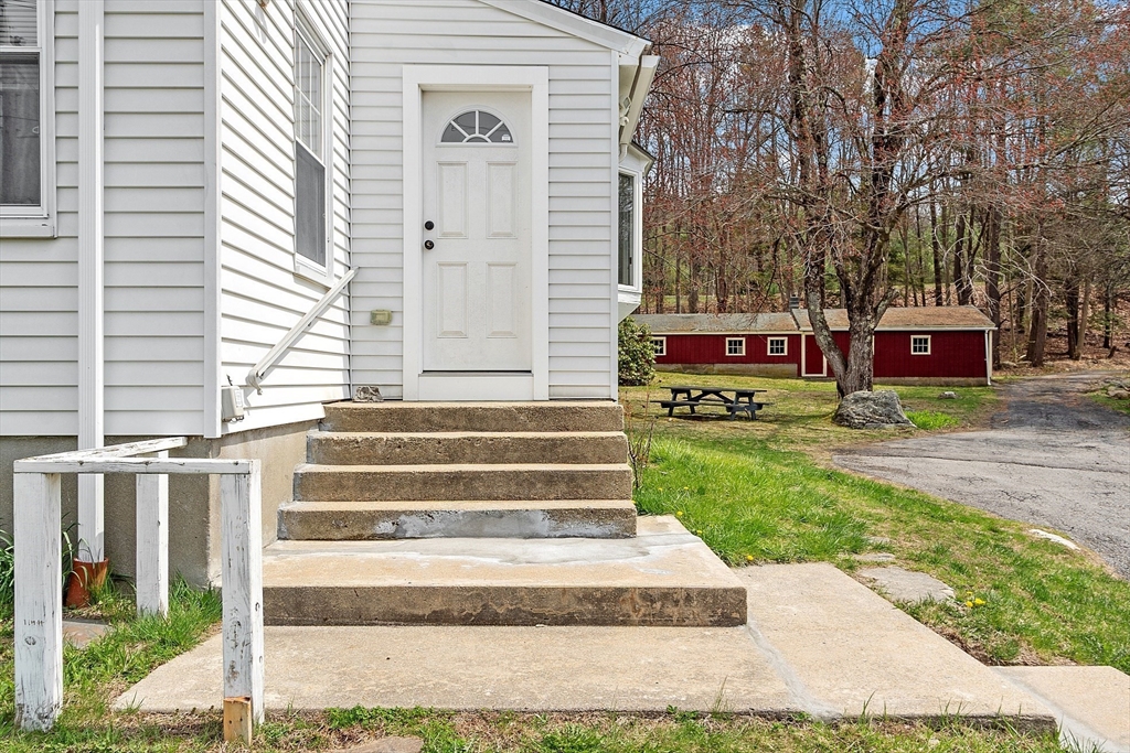 811 Ashby State Road Fitchburg, MA 01420 - Photo 3 of 27 Gallery Image 3