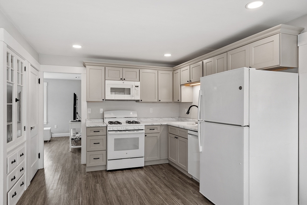 811 Ashby State Road Fitchburg, MA 01420 - Photo 7 of 27 Gallery Image 7