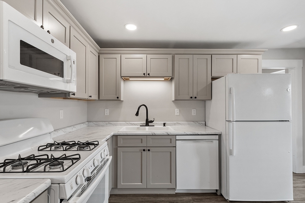 811 Ashby State Road Fitchburg, MA 01420 - Photo 10 of 27 Gallery Image 10