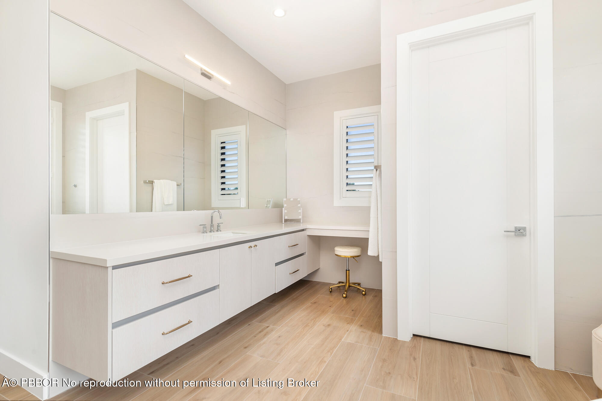 183 Arlington Road West Palm Beach, FL 33405 - Photo 17 of 34 a room with a bed and a window