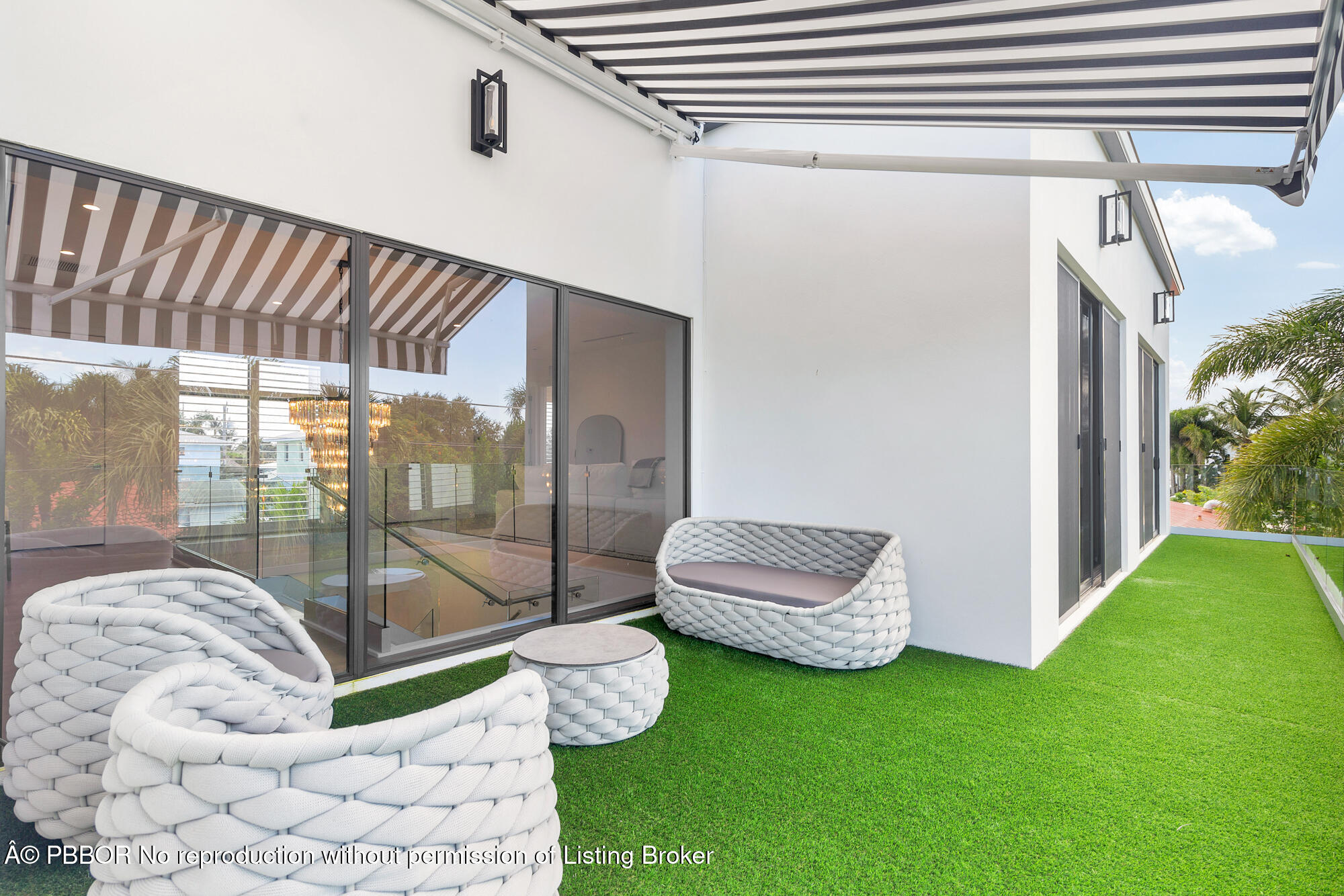 183 Arlington Road West Palm Beach, FL 33405 - Photo 26 of 34 a living room with furniture