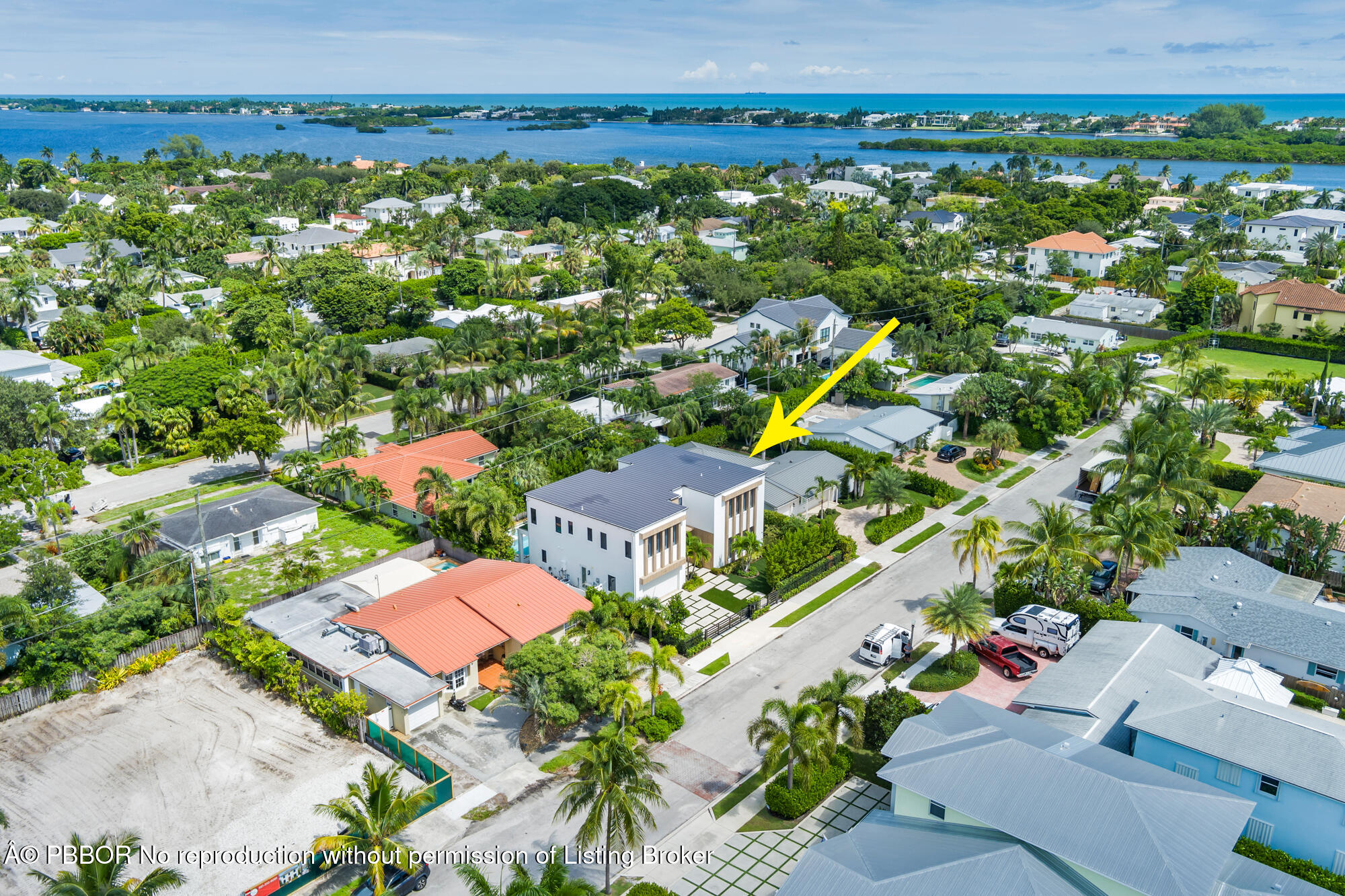 183 Arlington Road West Palm Beach, FL 33405 - Photo 33 of 34 an aerial view of residential houses with outdoor space and street view