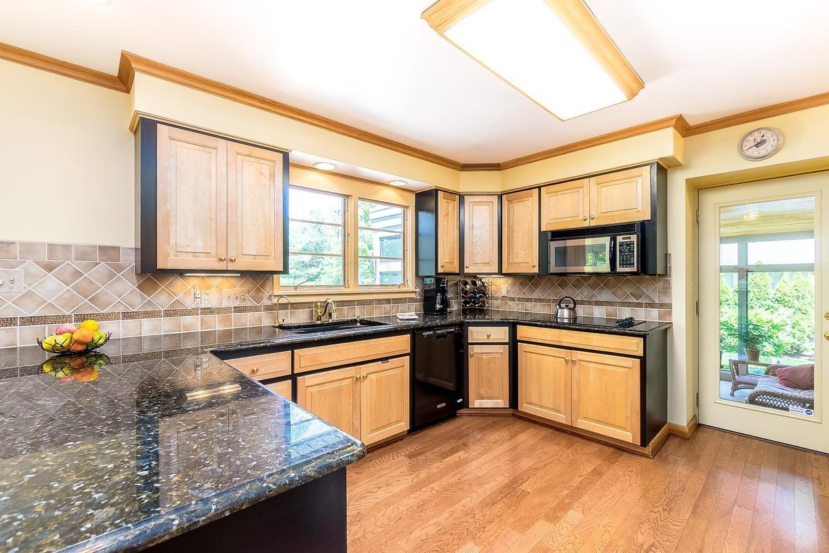 3905 Bramford Road Columbus, OH 43220 - Photo 11 of 54