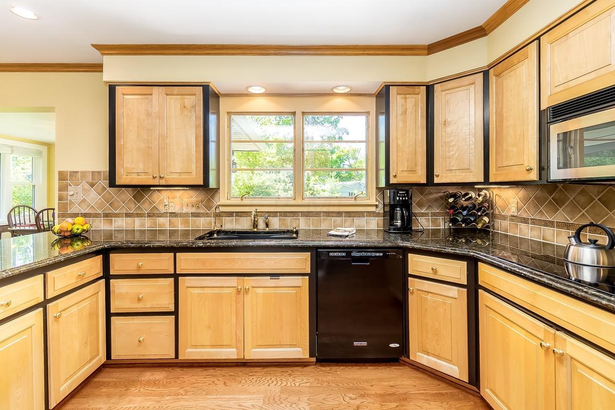 3905 Bramford Road Columbus, OH 43220 - Photo 12 of 54
