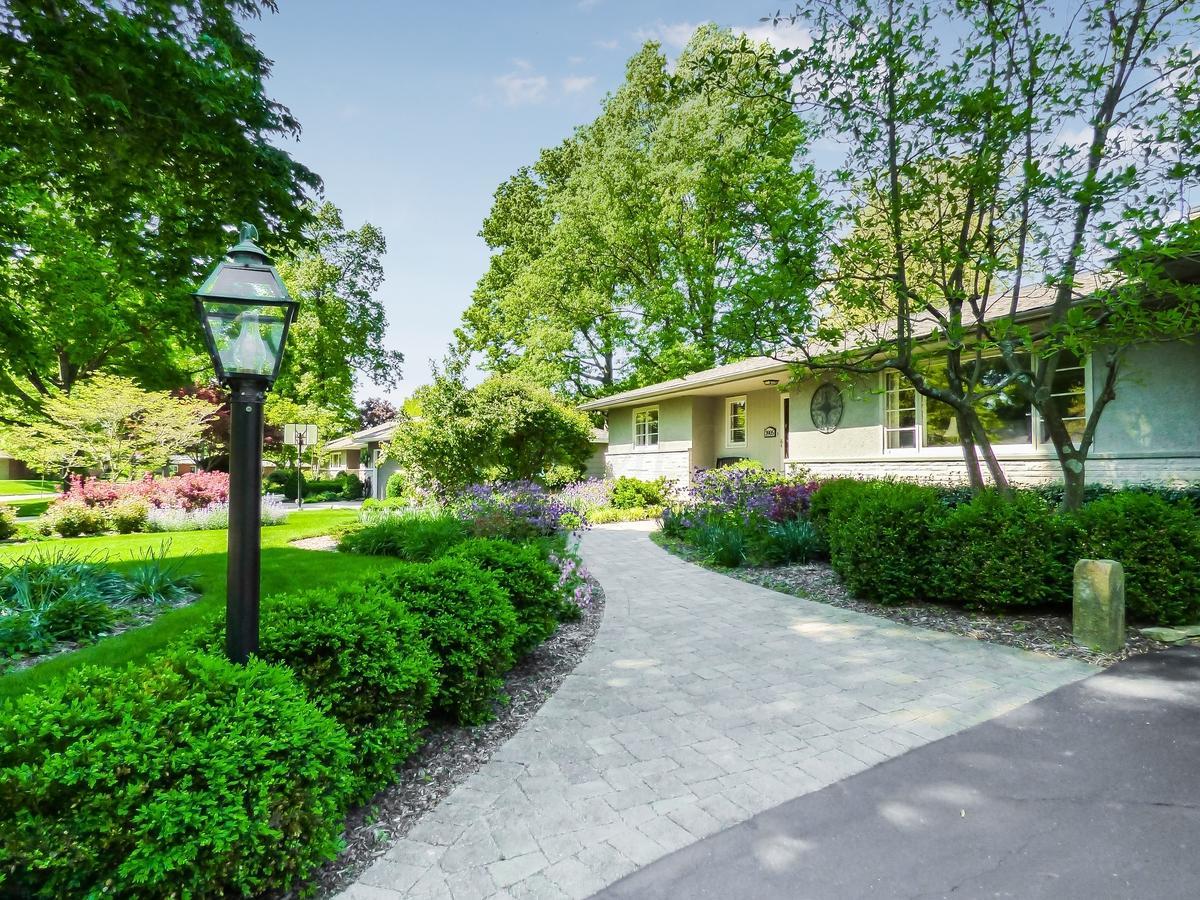 3905 Bramford Road Columbus, OH 43220 - Photo 2 of 54