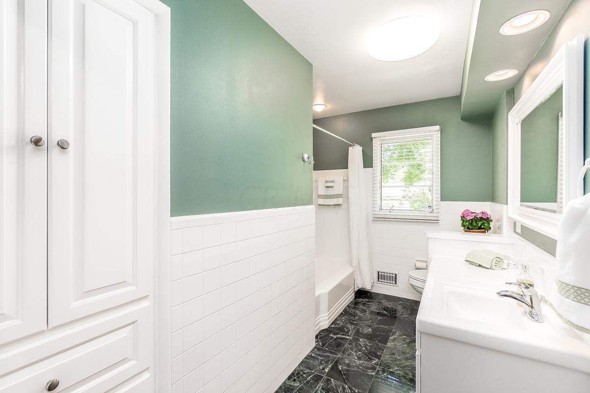 3905 Bramford Road Columbus, OH 43220 - Photo 29 of 54