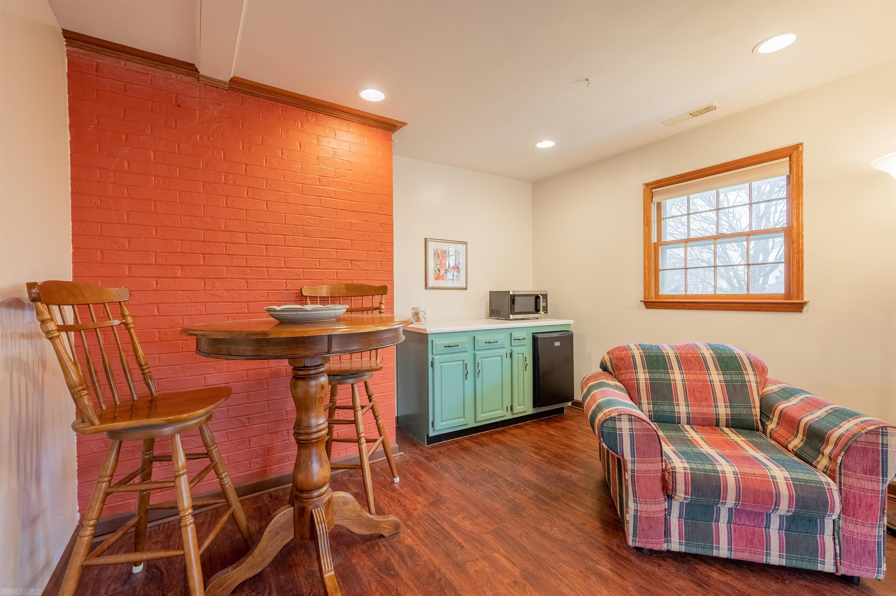 1306 Bishop Road Blacksburg, VA 24060 - Photo 45 of 83 Gallery Image 45