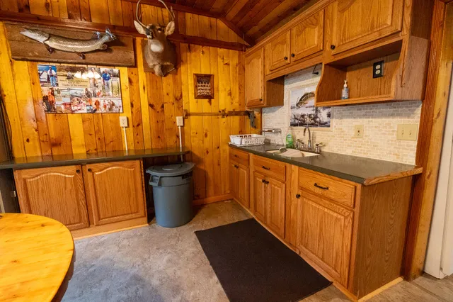 $5,000,000 | 5860 Turtle Lake Road, Gaylord, MI 49735