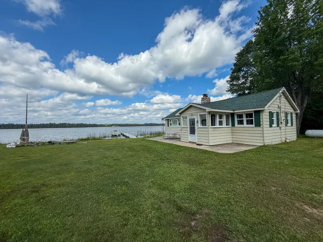 $5,000,000 | 5860 Turtle Lake Road, Gaylord, MI 49735