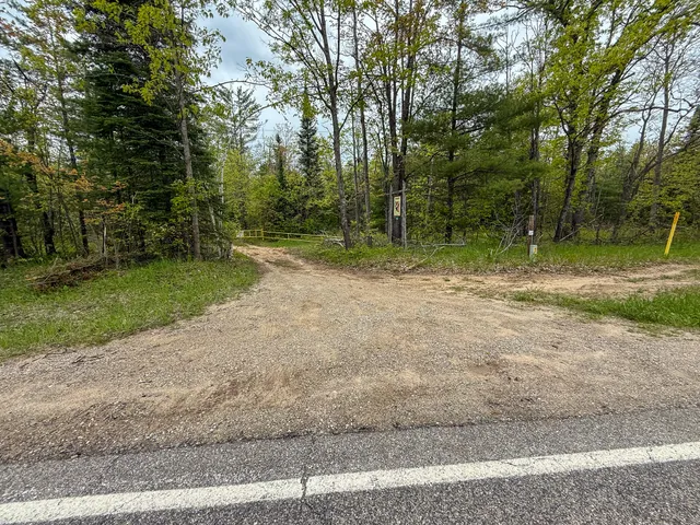 $5,000,000 | 5860 Turtle Lake Road, Gaylord, MI 49735