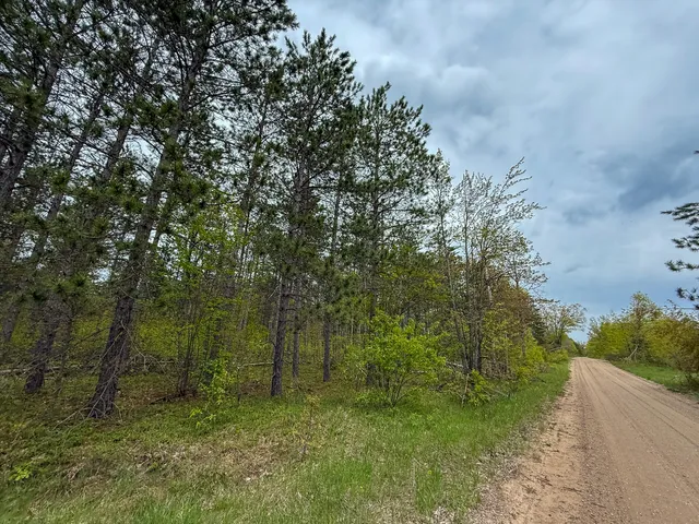 $5,000,000 | 5860 Turtle Lake Road, Gaylord, MI 49735