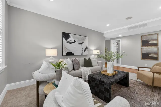 $475,000 | 7542 Wydown Boulevard, Unit A, Clayton, MO 63105