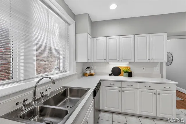 $475,000 | 7542 Wydown Boulevard, Unit A, Clayton, MO 63105