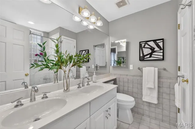 $475,000 | 7542 Wydown Boulevard, Unit A, Clayton, MO 63105