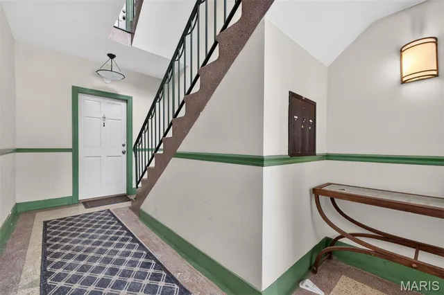 $475,000 | 7542 Wydown Boulevard, Unit A, Clayton, MO 63105