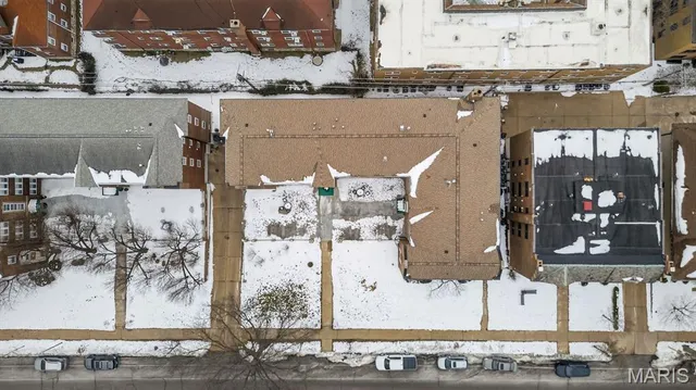 $475,000 | 7542 Wydown Boulevard, Unit A, Clayton, MO 63105