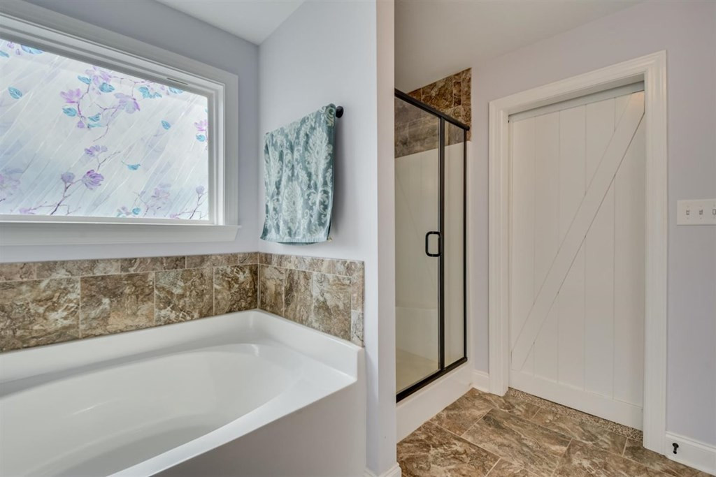 4419 Raleigh Drive Grovetown, GA 30813 - Photo 26 of 40 Separate shower and soaking tub.