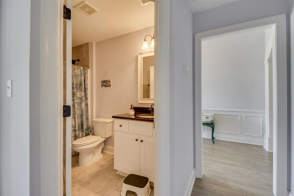 4419 Raleigh Drive Grovetown, GA 30813 - Photo 29 of 40 Downstairs 2nd. bath and hallway.