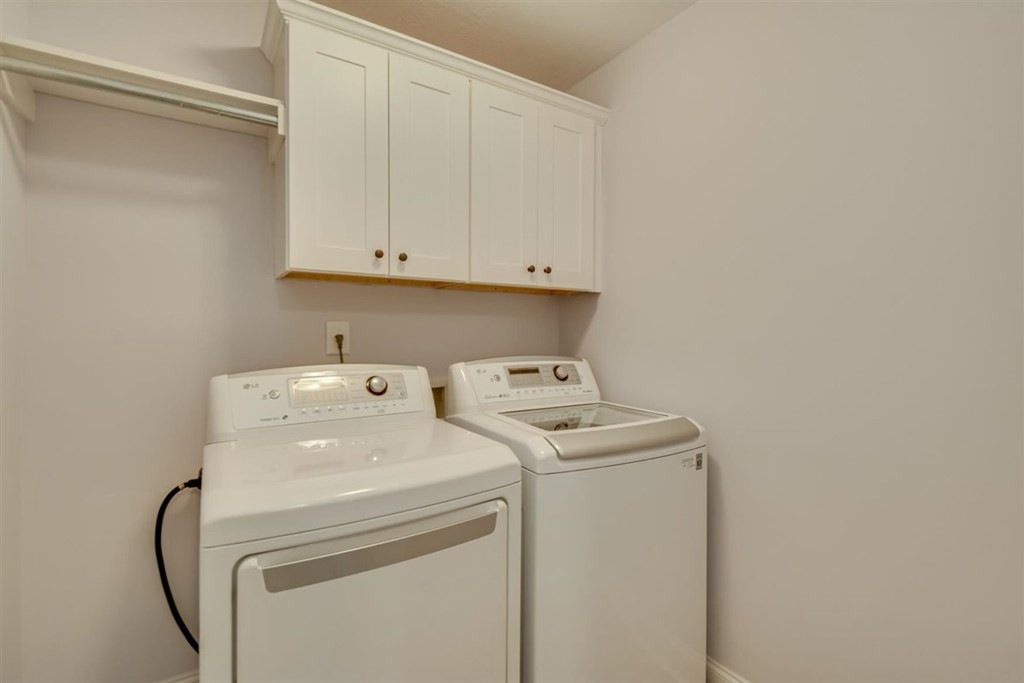 4419 Raleigh Drive Grovetown, GA 30813 - Photo 32 of 40 Laundry Room with cabinets
