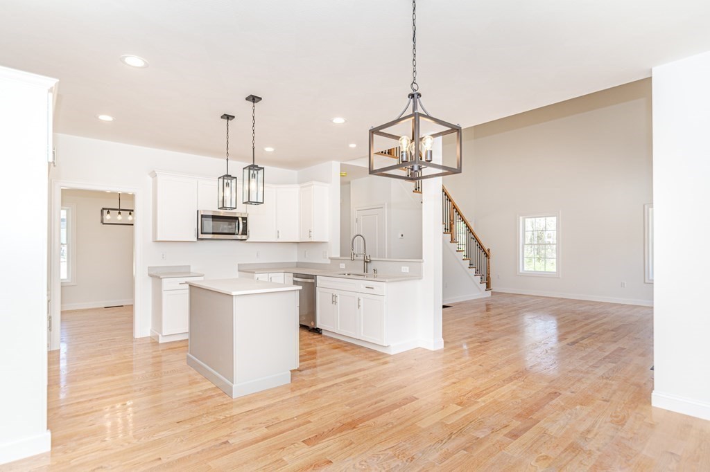 4 Cooper Lane Methuen, MA 01844 - Photo 8 of 42