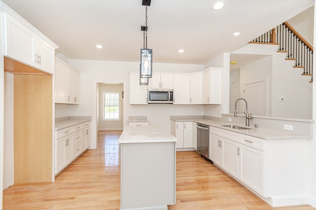 4 Cooper Lane Methuen, MA 01844 - Photo 9 of 42